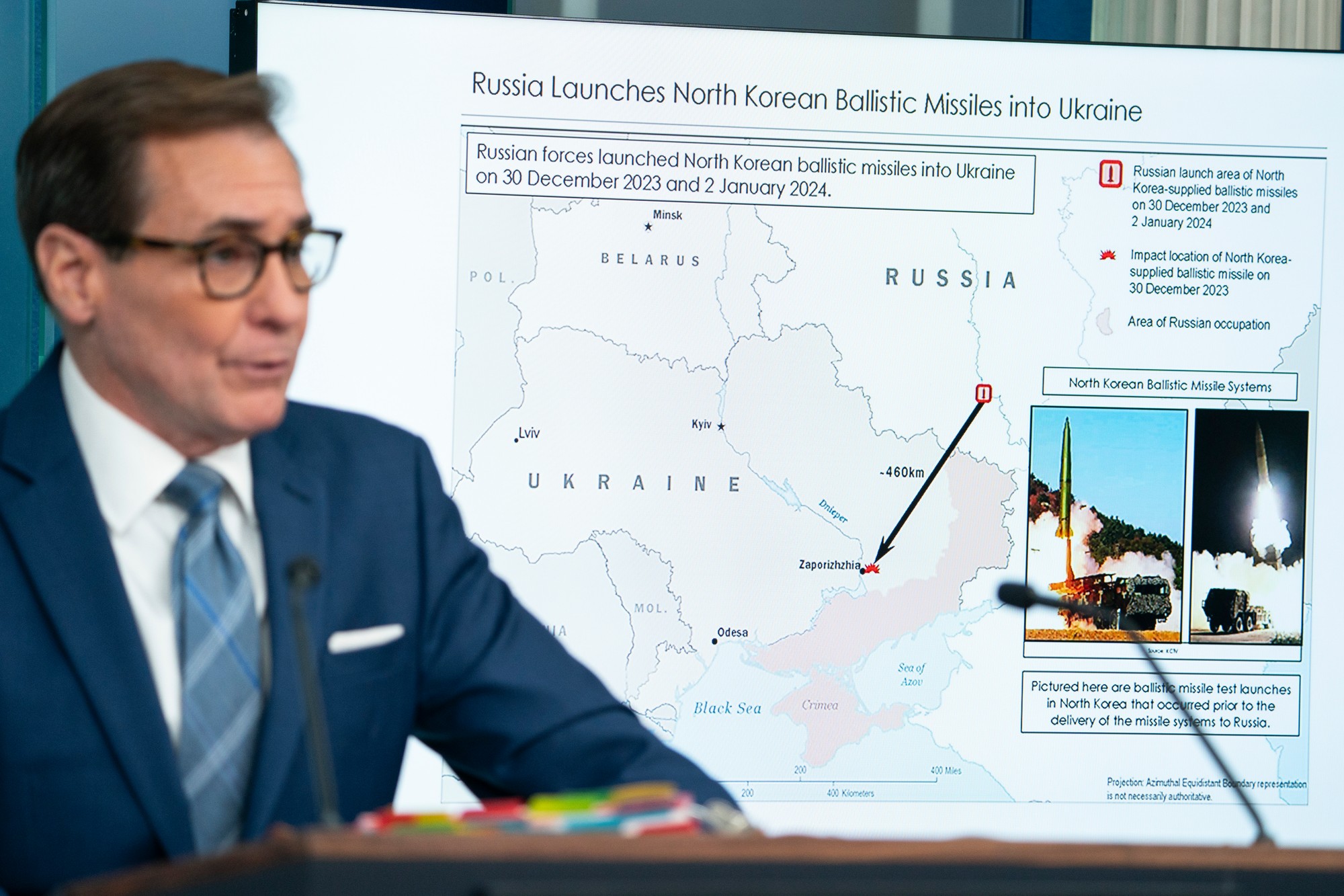 Hovorca Bieleho domu pre národnú bezpečnosť John Kirby počas tlačovej konferencie v Bielom dome vo Washingtone.