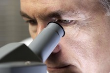 "Trzęsienie ziemi" na chipie. Naukowcy stworzyli laser fononowy, który może zrewolucjonizować smartfony