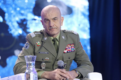Najważniejszy żołnierz w Polsce zrezygnował. Kim jest generał Andrzejczak?