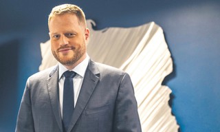 Laptopy dla czwartoklasistów. Cieszyński: Jeżeli premierem będzie Tusk, to pewnie im zabierze