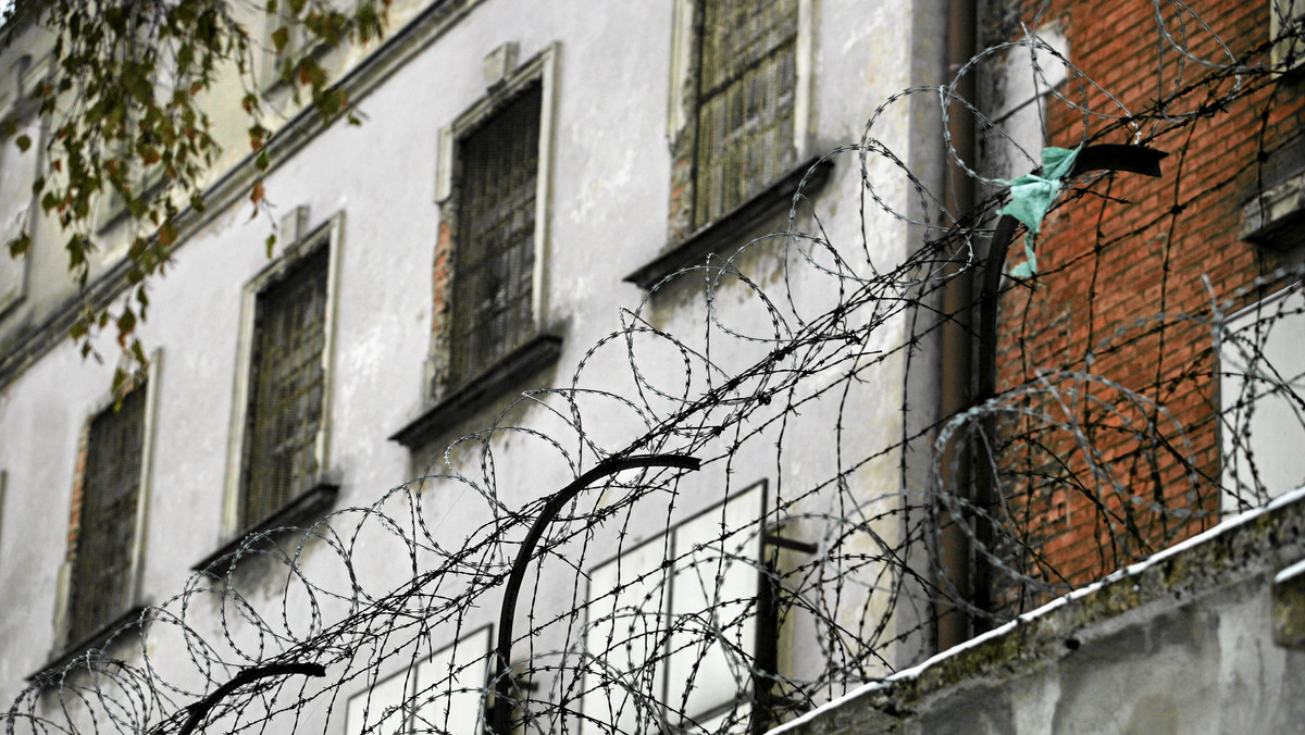 Do 15 lat więzienia grozi czterem więźniom za zgwałcenie współosadzonego w areszcie w Zielonej Górze (Lubuskie). Akt oskarżenia trafił w tej sprawie do sądu.