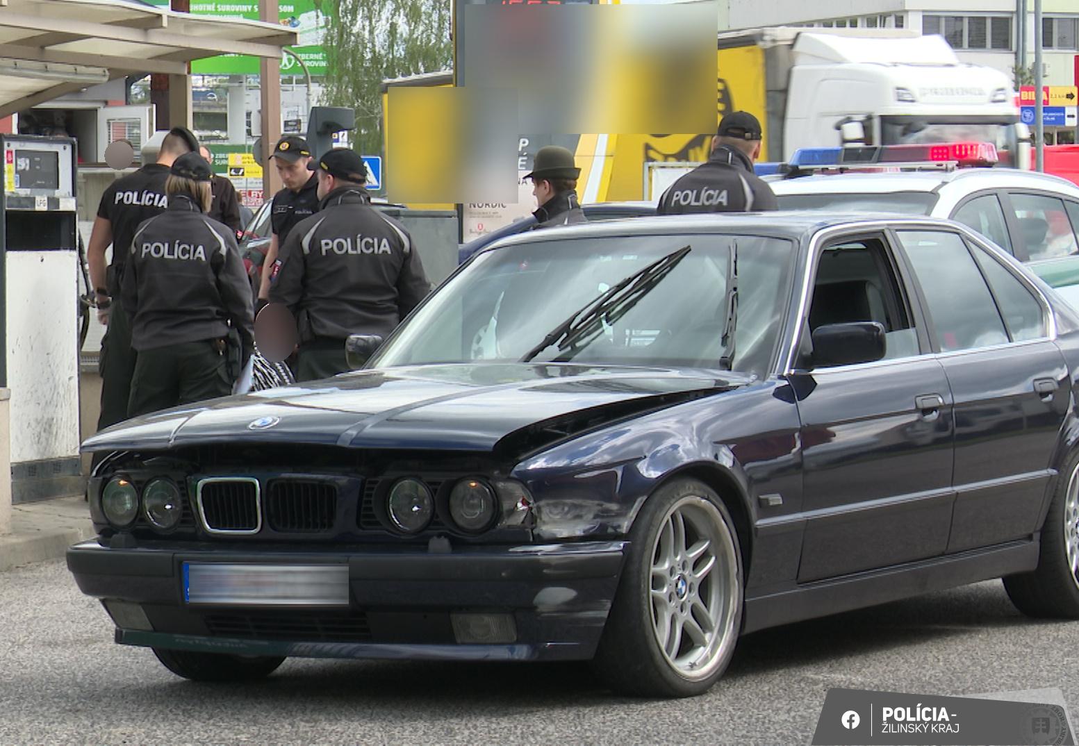 Mladík v Žiline unikal pred policajtmi, zastavil až po varovných výstreloch.