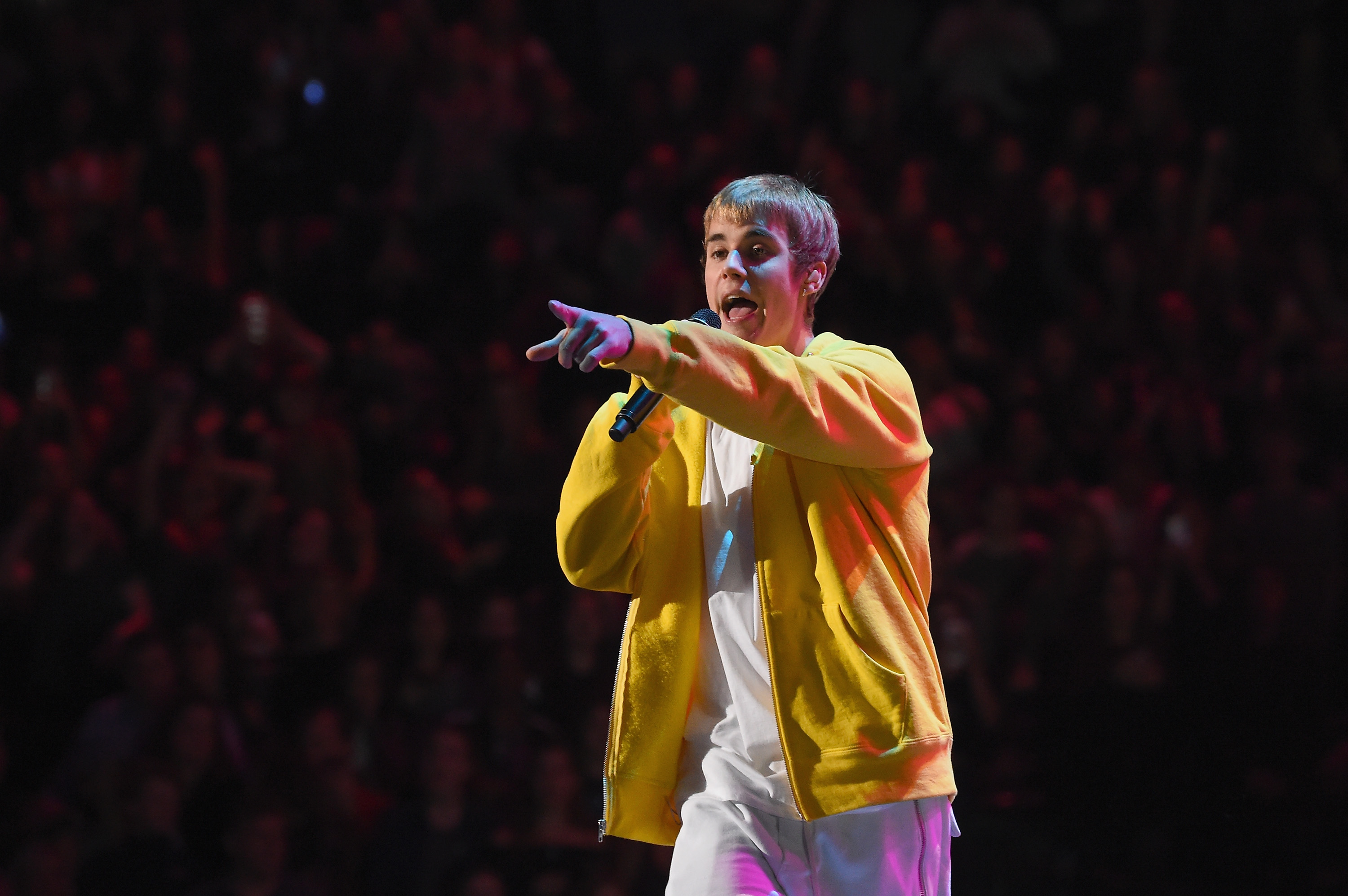 Sorpresa per i fan di Justin Bieber: esce il nuovo album con 20 brani. Ecco "Swag"