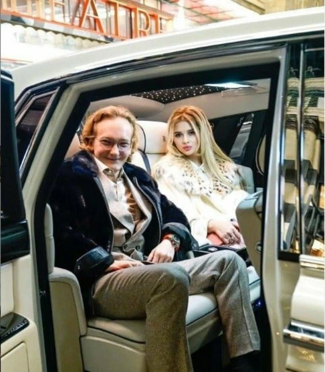 "Srećan rođoš, Kristina, IZVINI AKO JE ĆALE PRETERAO" Ćerka Željka Mitrovića proslavila rođendan, tata napravio feštu, lumpovao sa drugaricama (VIDEO)