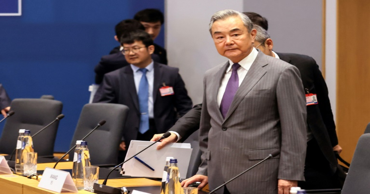 Wang Yi met en garde l'UE contre une confrontation