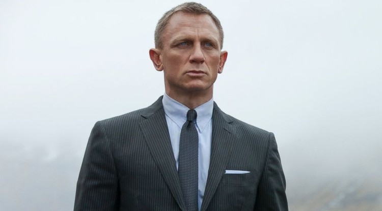 Daniel Craig, mint James Bond.