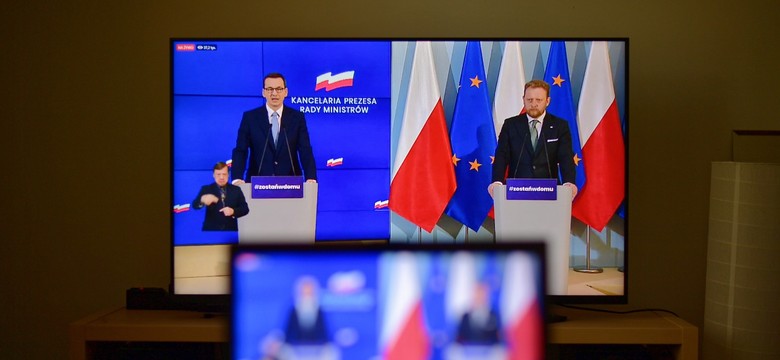 Rząd zaostrza restrykcje. Zmieniają się zasady robienia zakupów [SZCZEGÓŁY]