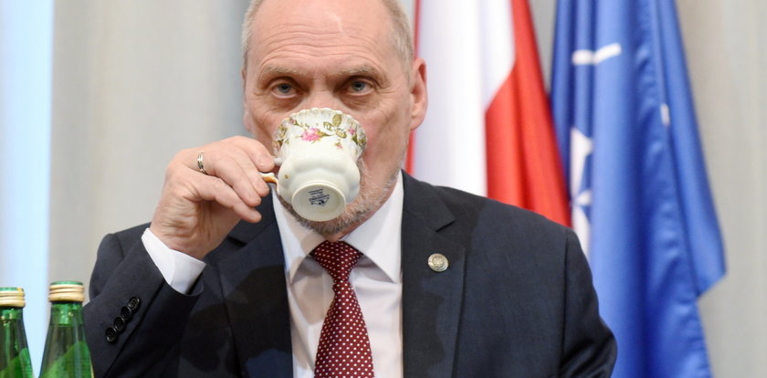 Macierewicz w mediach ojca Rydzyka mówi o "zbrodni smoleńskiej" i dziękuje redemptoryście