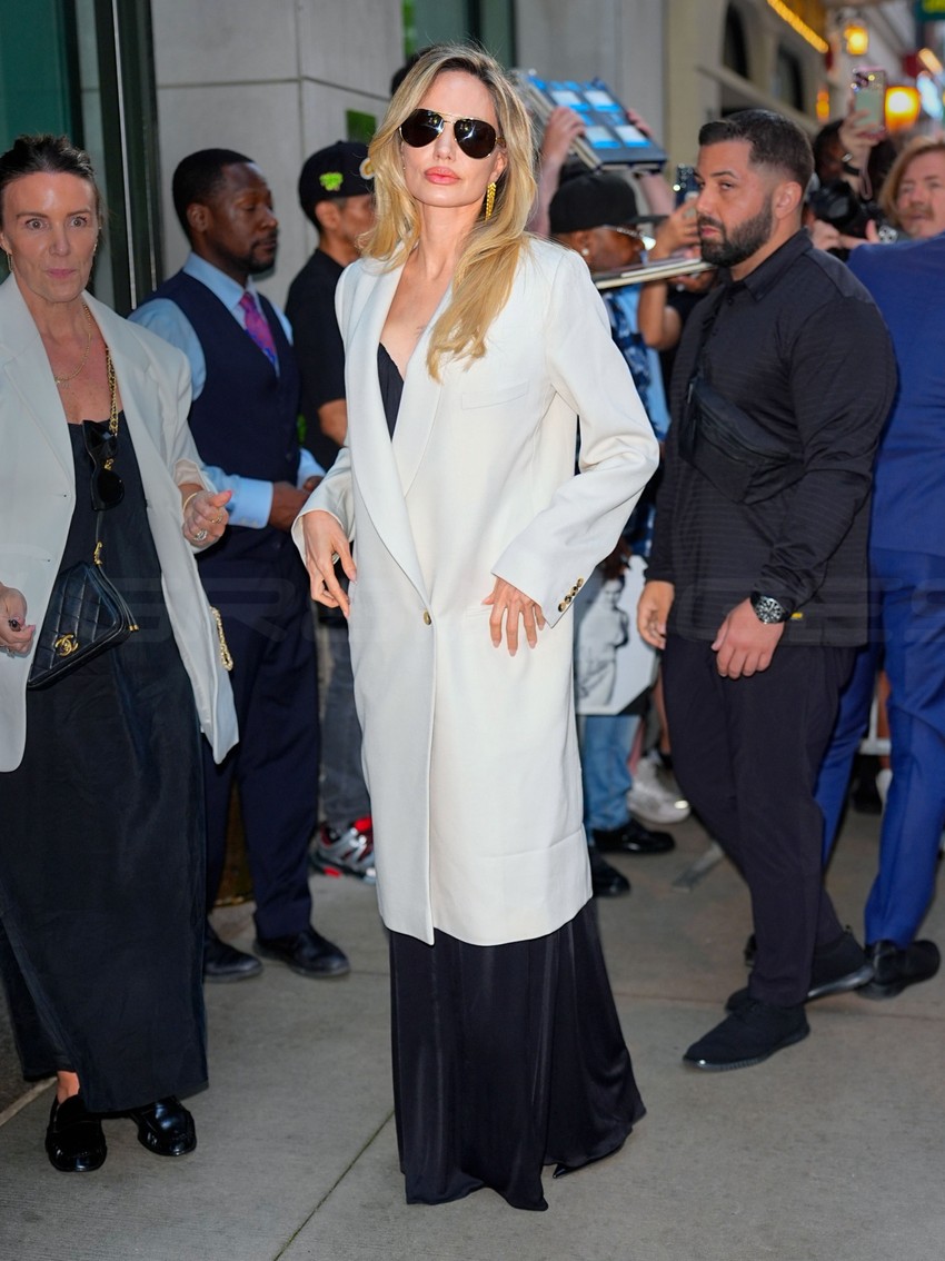 Angelina Jolie na promociji filma Couture