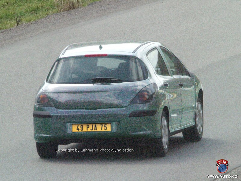 Zdjęcia szpiegowskie: Nowy Peugeot 308 w czterech wersjach