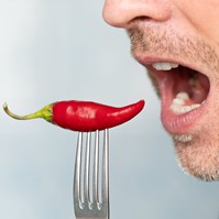 Miért rajongunk a csípős ételekért, ha közben kínoznak is minket?