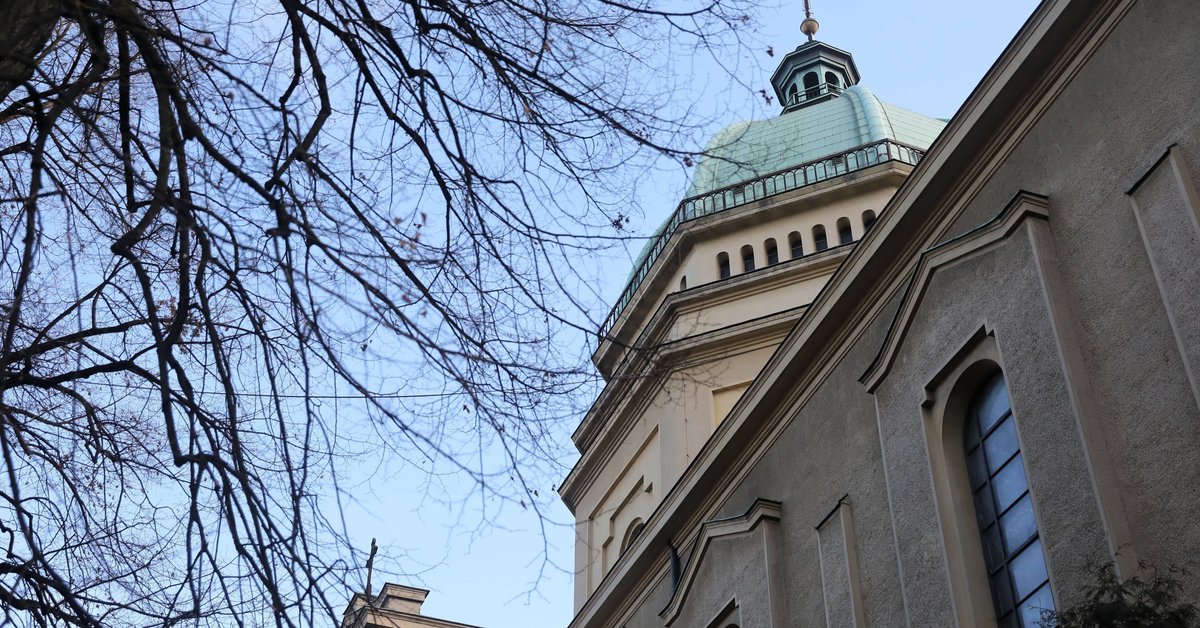 Warszawa: Kościół w kościele św.  Barbara