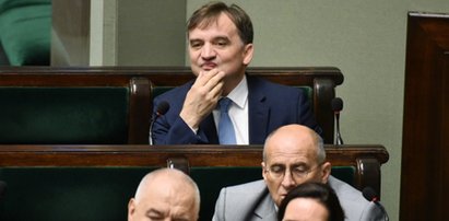 Opozycja chce głowy Ziobry: zdemolował wymiar sprawiedliwości