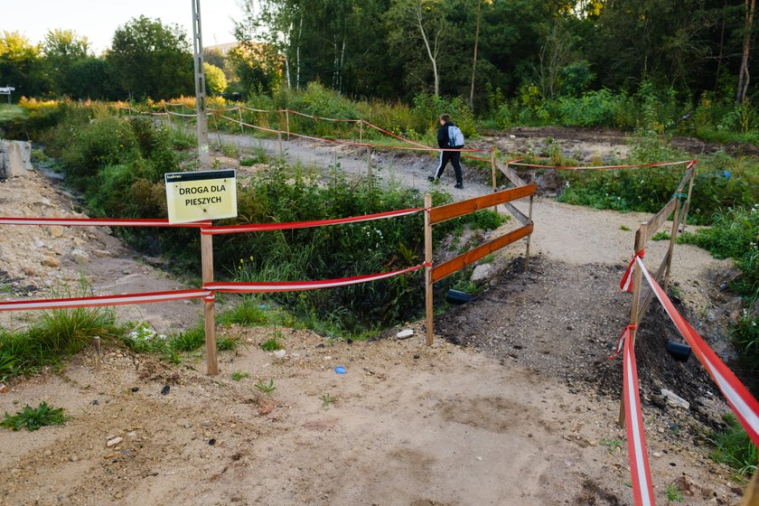 Niebezpieczne przejście na przebudowywanej S1 w Dąbrowie Górniczej