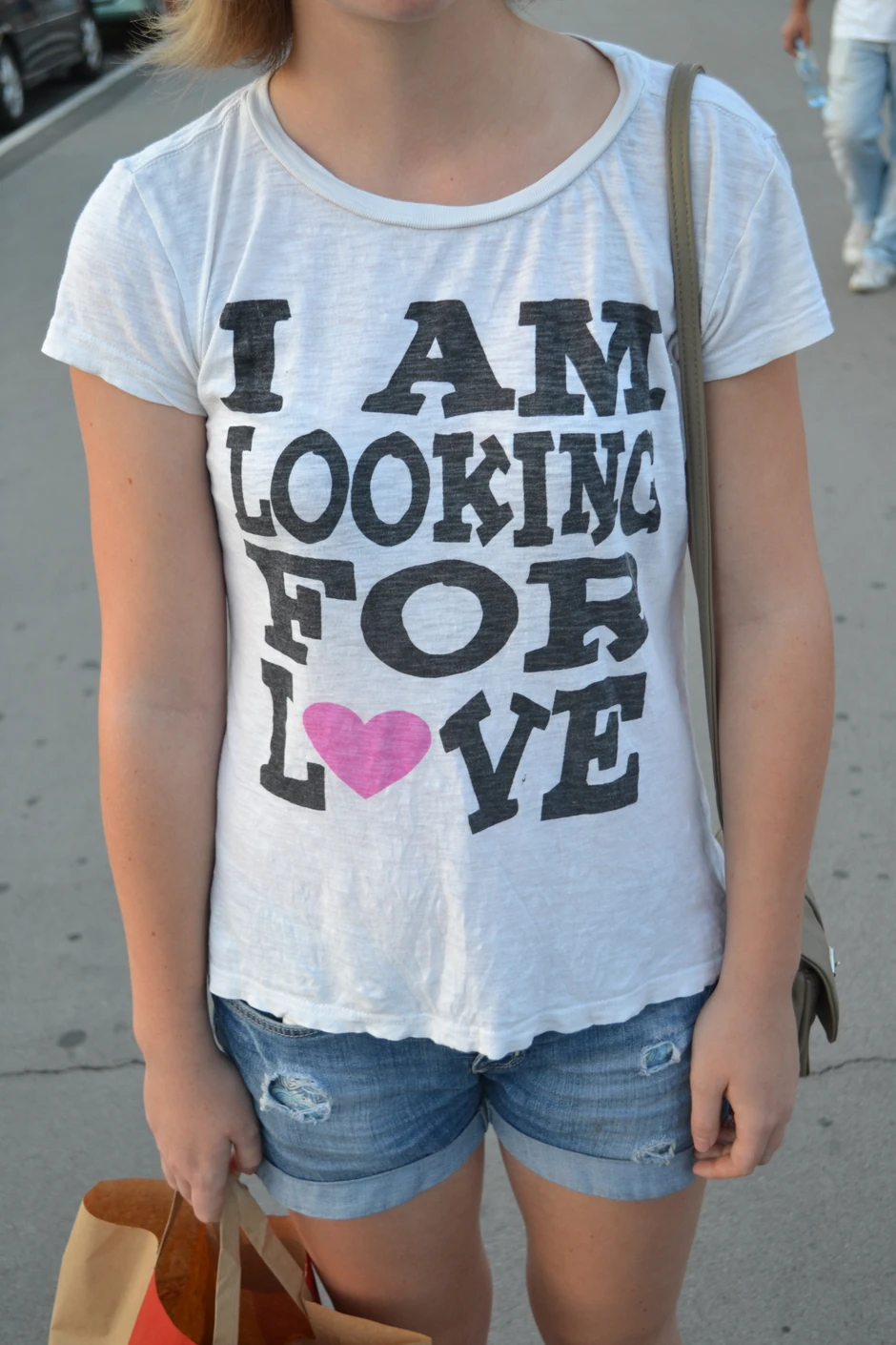 - Ne bih umela da definišem svoj stil oblačenja, ali bi ključna reč bila-slobodno - kaže Nađa Čupković za "Blic".