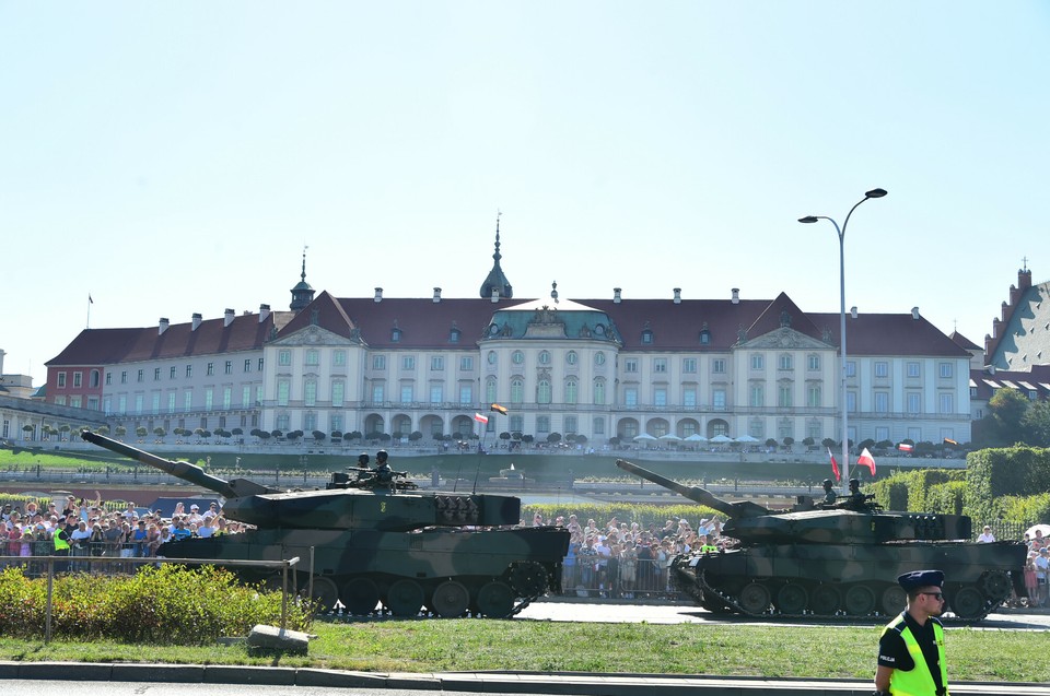 Defilada z okazji Święta Wojska Polskiego [ZDJĘCIA]