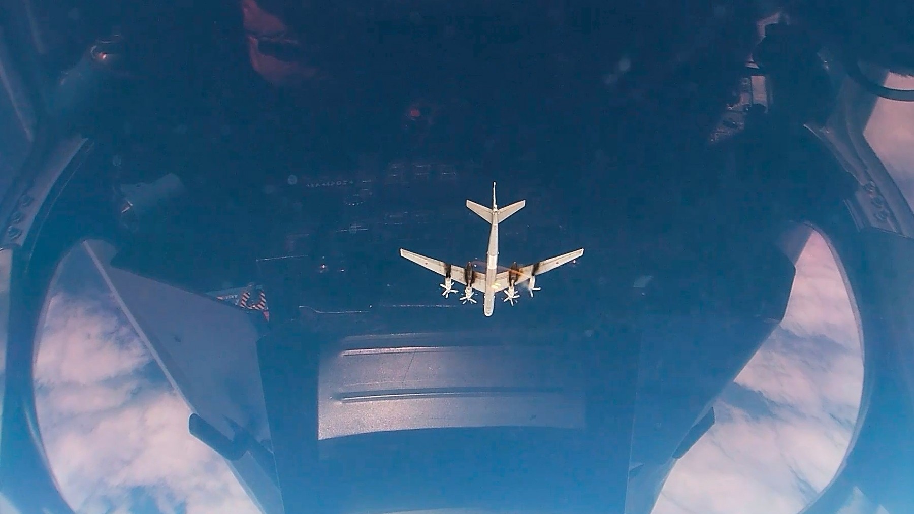 Un bombardier strategic rus s-a prăbușit în timpul unui antrenament: șase soldați morți