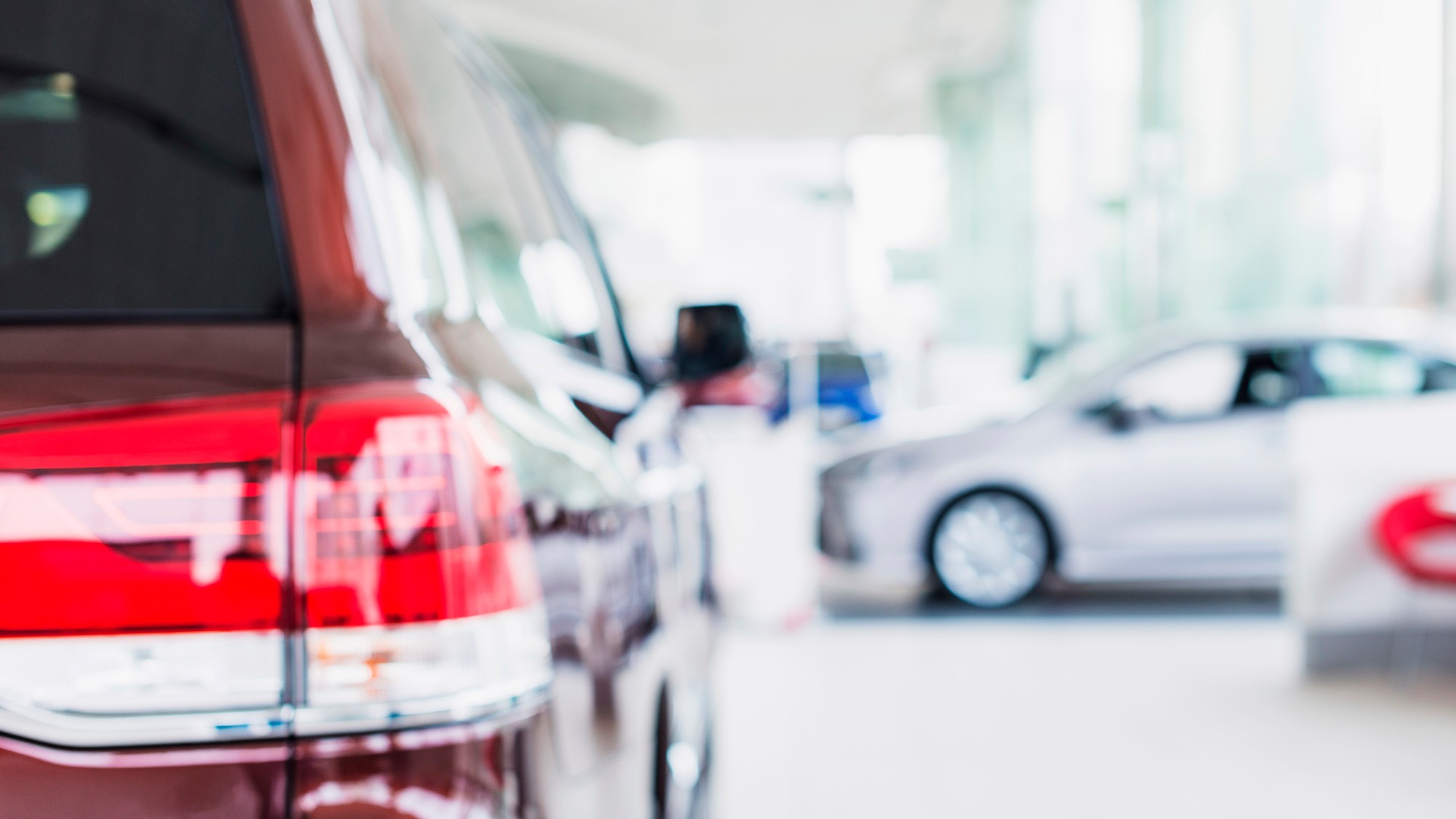 Internetové podvody pri predaji ojazdených áut na Slovensku využívajú falošné platobné brány a lákavé ceny. Vodiči v SR by mali byť ostražití pri každej požiadavke na zaslanie peňazí vopred. 