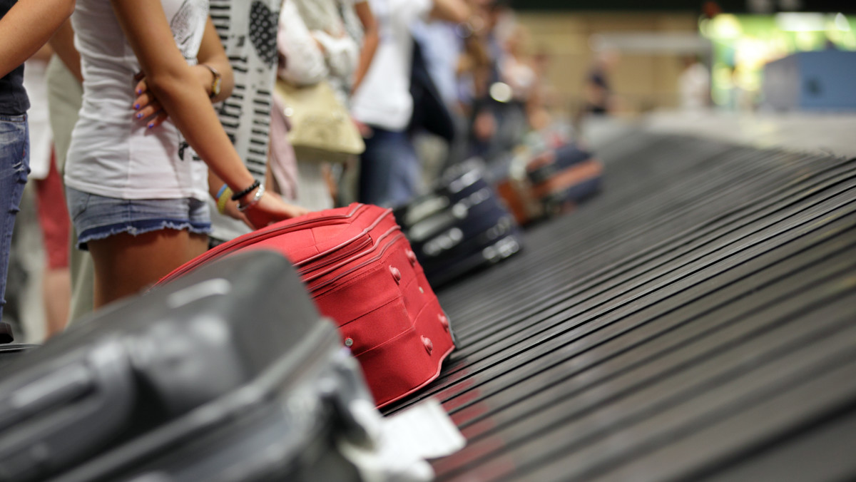 Koszmar pasażerów LOT-u. Niemal wszystkie bagaże zostały na lotnisku
