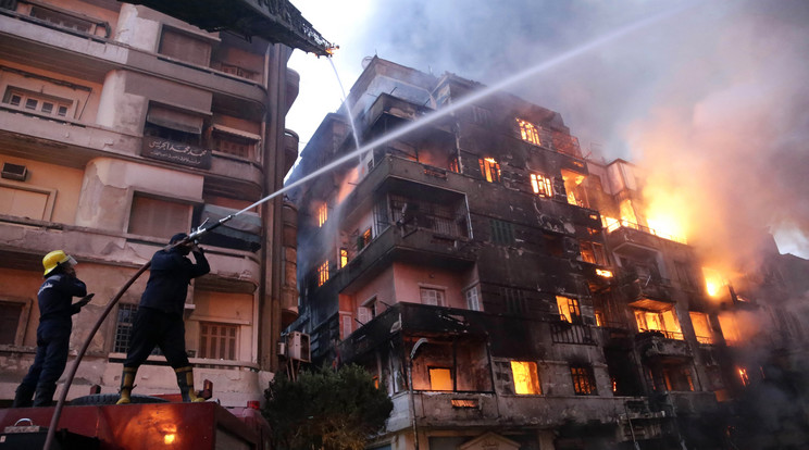 a sűrűn lakott, belvárosi területen ütött ki a tűz / Fotó: AFP