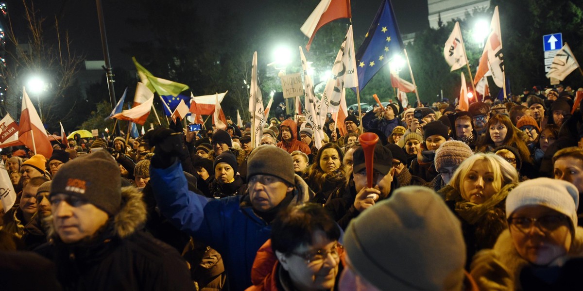 Policja szuka ludzi, bo protestowali przeciw PiS