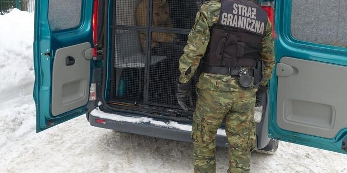 Staranowali blokadę. Ciężko ranny funkcjonariusz