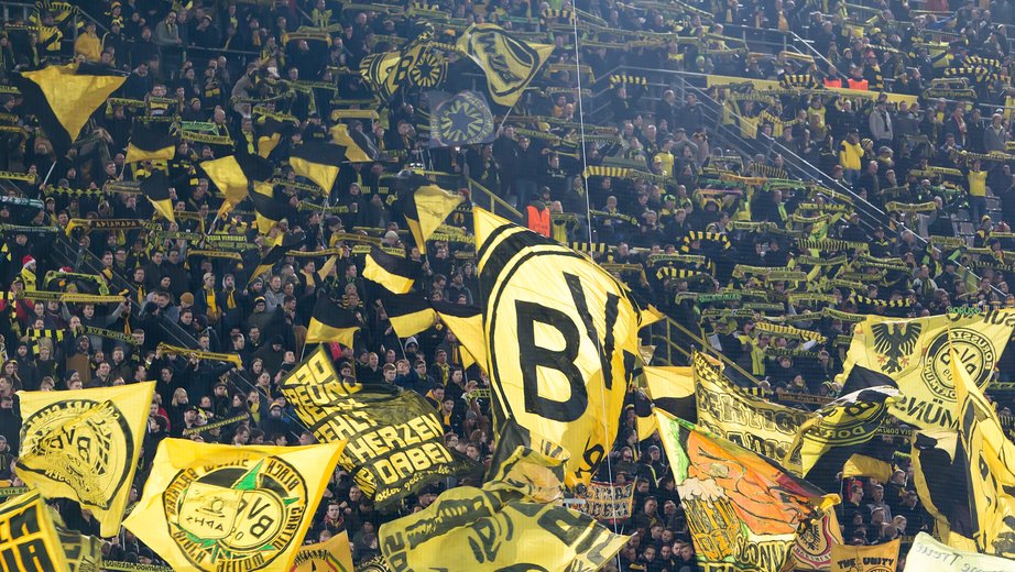 Fani Borussi na Signal Iduna Park w Dortmundzie