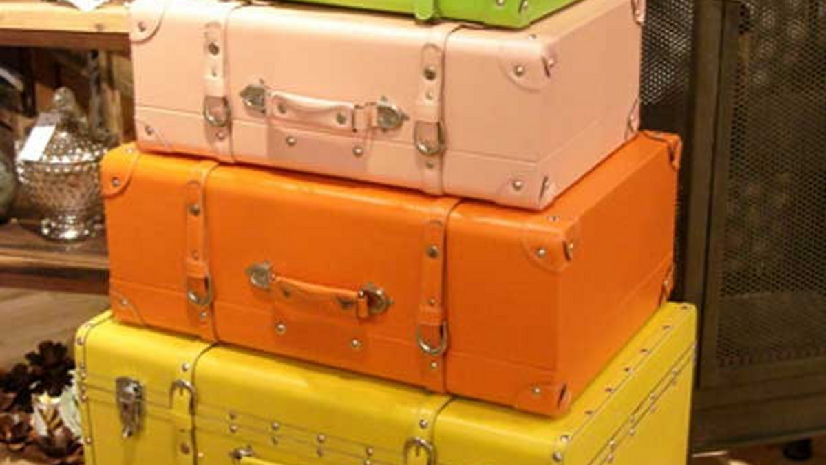 Jeśli jesteś miłośniczką gadżetów do mieszkania, to nie wyrzucaj starych walizek. Można z nich wyczarować prawdziwe "perełki".