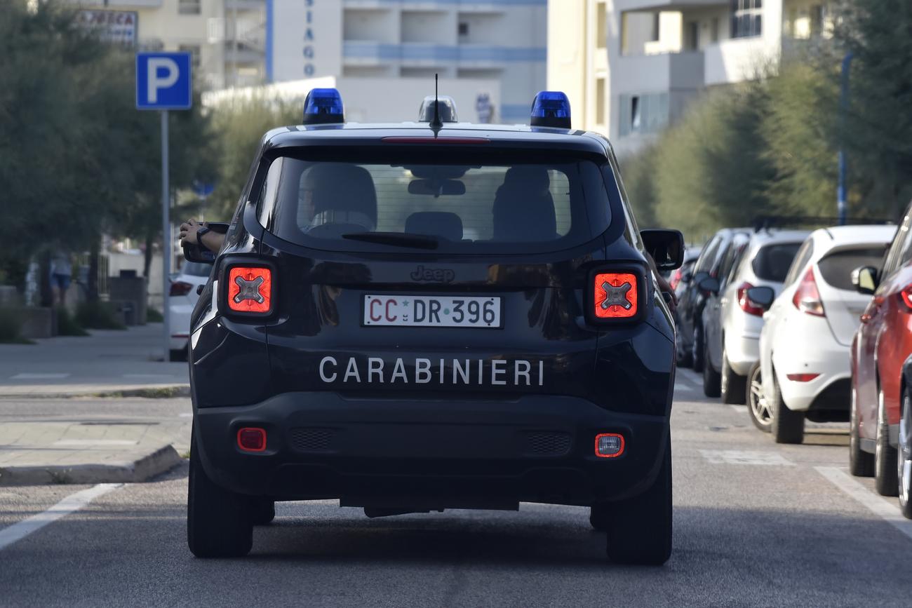 Ein Vater und ein Sohn aus Serbien sind in Italien im Zusammenhang mit einem Raubüberfall festgenommen worden