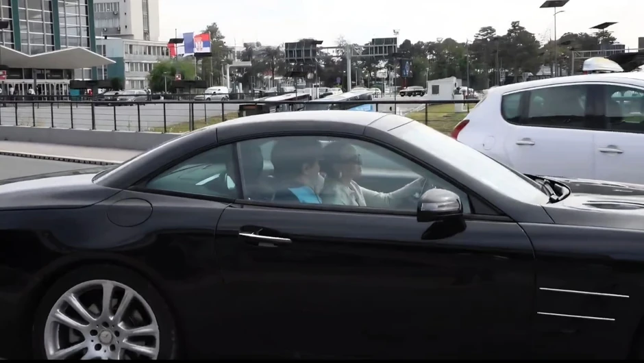 Goran Bregović na aerodromu