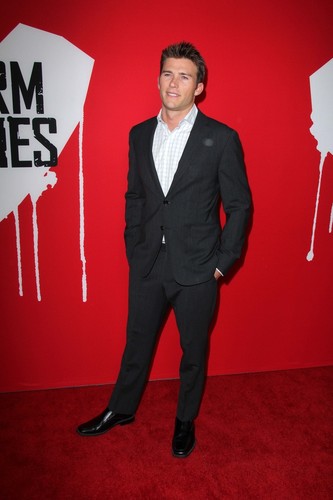 Scott Eastwood na premierze filmu 'Wiecznie żywy' (2013)