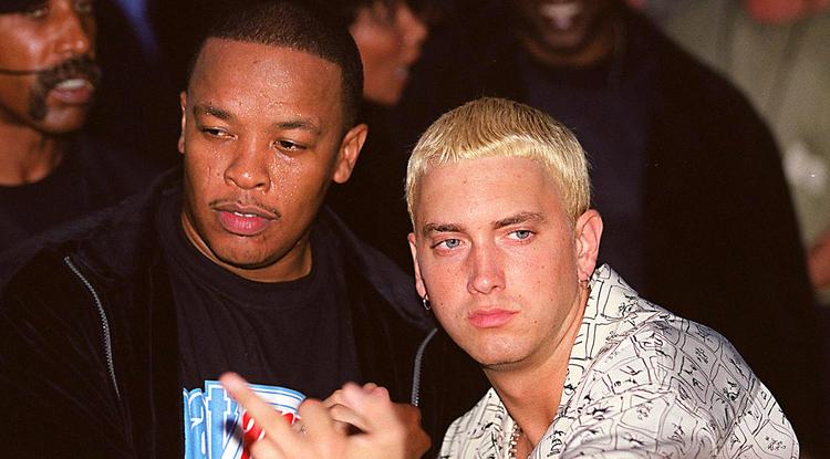 Dr. Dre és Eminem 1999-ben az MTV Music Awards-on.