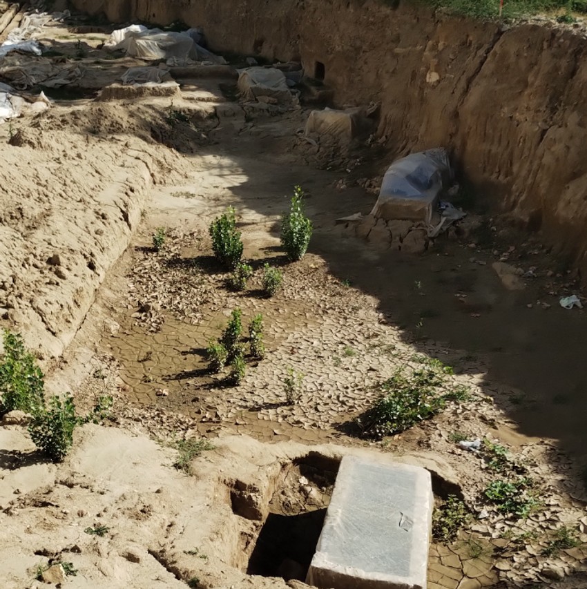 Rimski sarkofazi prekriven najlonom