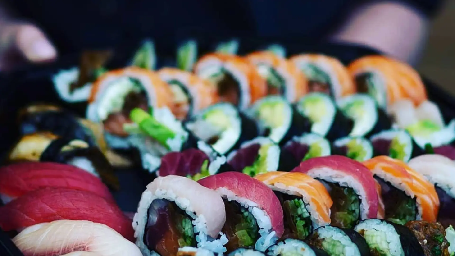 Tu zjesz najlepsze sushi w Warszawie. Najlepsze rolki z rybą i wersje dla wegan