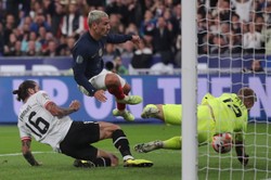 Francja odbiła się od dna. Szczęśliwy remis Turcji z... Luksemburgiem [WYNIKI i TABELE]