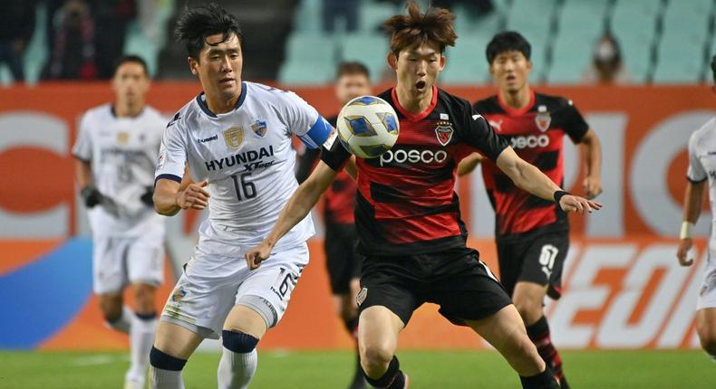 Pohang Steelers and  Ulsan Hyundai (in white) played an all-Korean semi-final Creator: Jung Yeon-je