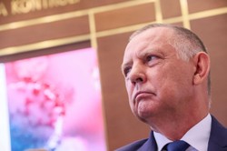 Banaś: Rządzący przygotowują aresztowania mojej rodziny i pracowników NIK