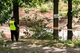 Poszukiwacze „złotego pociągu” kontynuują przekop nasypu kolejowego