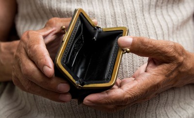 Ponad połowa Polaków obawia się pogorszenia ich sytuacji materialnej [SONDAŻ]