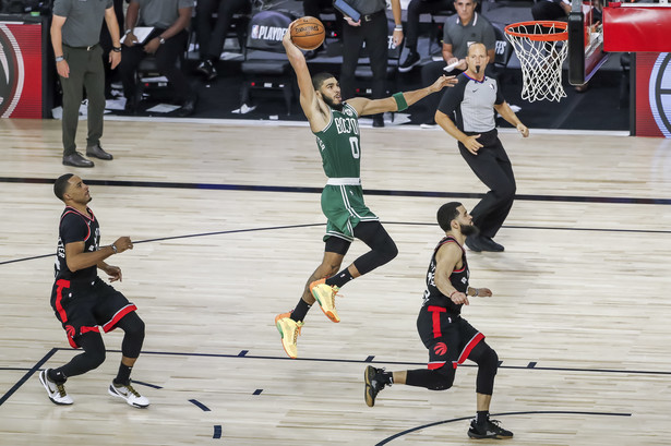 Jayson Tatum, Norman Powell i Fred VanVleet