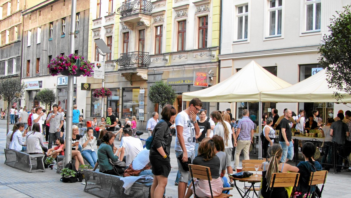 Rzeszowscy radni Prawa i Sprawiedliwości proponują wprowadzenie zakazu palenia na terenie ogródków piwnych. Rzeszów byłby pierwszym miastem w Polsce, w którym obowiązywałby taki zakaz.