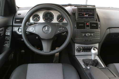 Mercedes klasy C dzięki pakietowi AMG imponuje wyglądem
