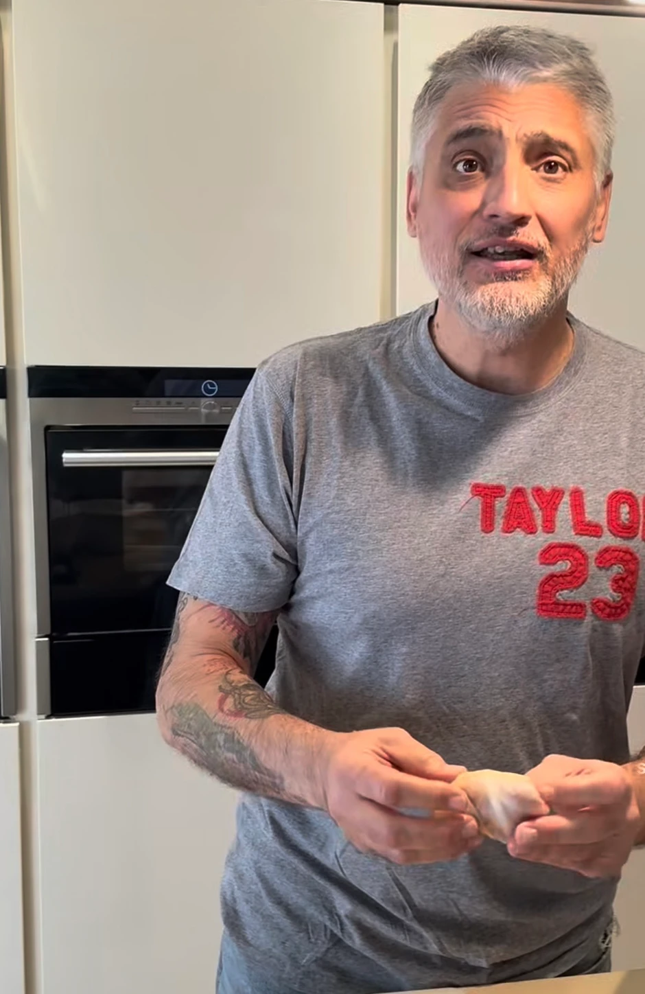 Čeda Jovanović zavija sarme