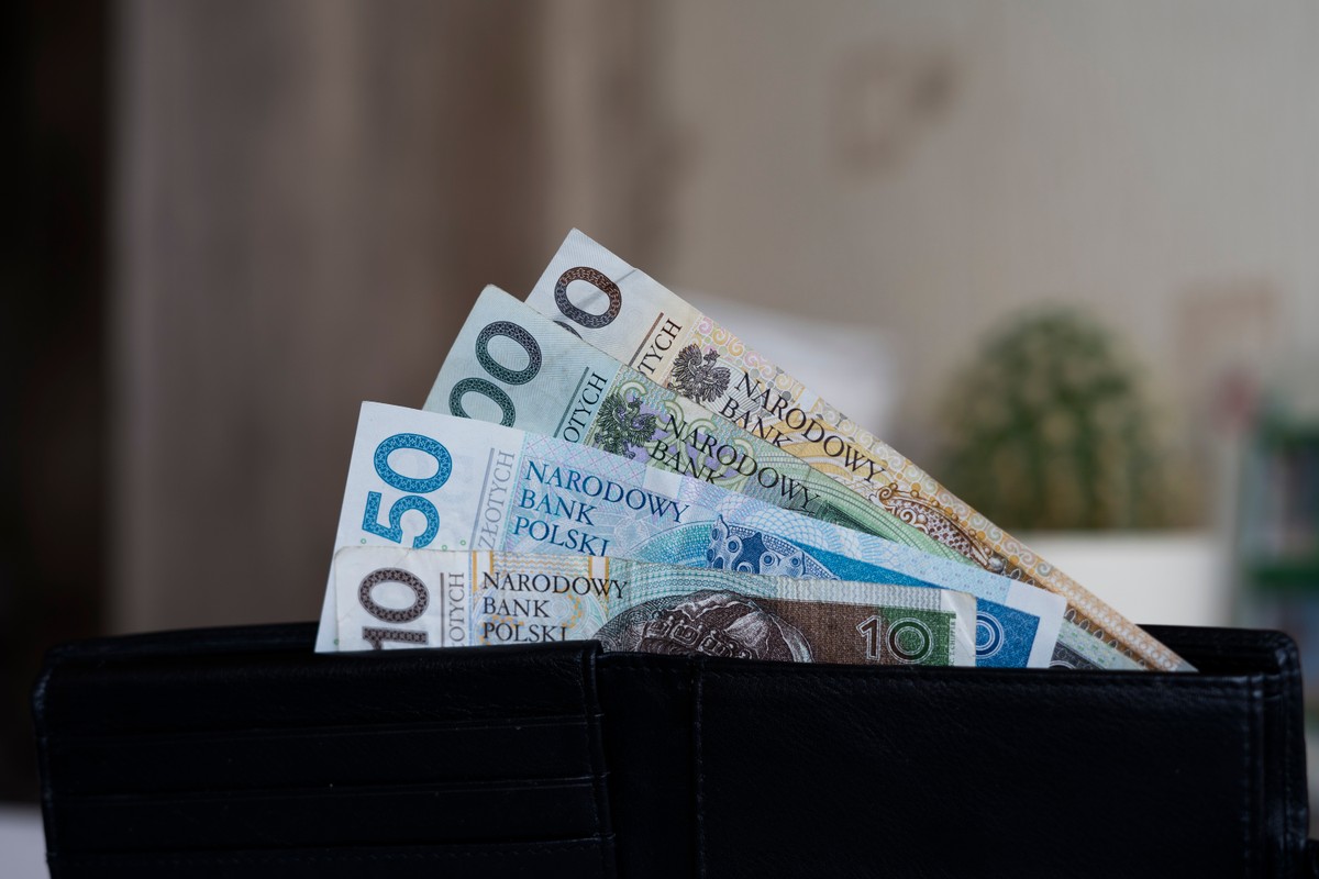 Ostatni dzwonek na 300 zł wsparcia bez względu na dochód. Termin mija z końcem sierpnia