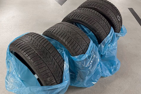 Czas na letnie opony: wymieniać już teraz czy czekać aż zrobi się ciepło na dłużej. Ten warunek jest decydujący