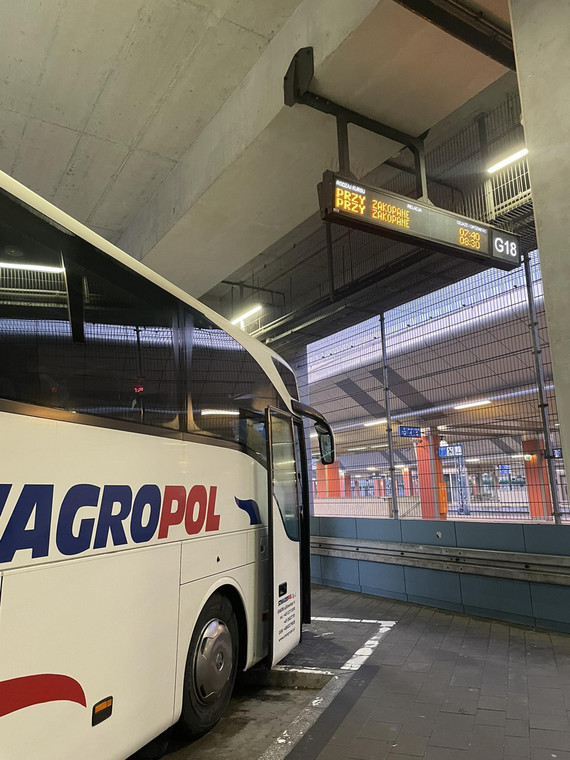 Niewielu pasażerów zdecydowało się na podróż autobusem do Zakopanego w sylwestrowy poranek