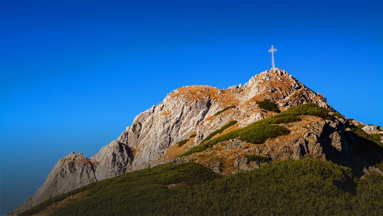 Giewont - najpopularniejszy szczyt w Tatrach - Podróże