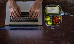 W szkole, na uczelni, w pracy — sześć propozycji na zdrowy i pełnowartościowy lunch 