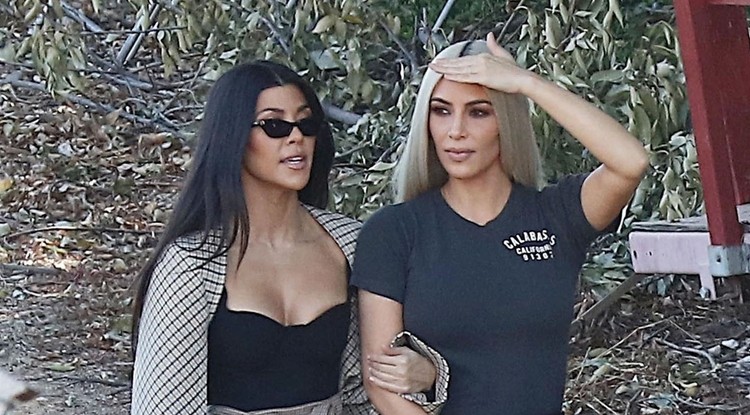 Nincs ehhez még egy kicsit korán? A Kardashian-lányok már most karácsonyfát válogatnak