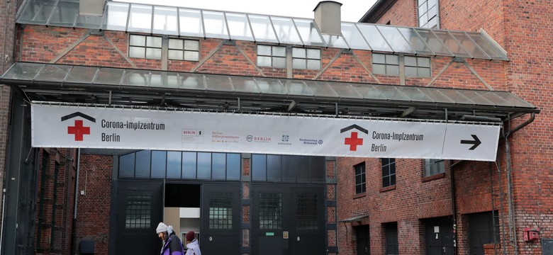 Niemcy zamykają największe centrum szczepień. "Nie ma chętnych"